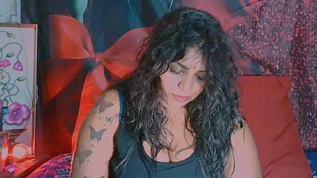 RoyalIndianCreamPuff online show from 02/07/25, 06:24