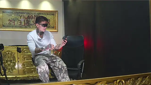 dantecoppolaa  online show from 08/01/26, 11:25