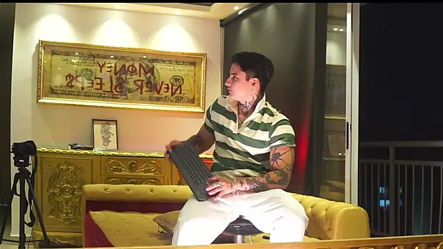 dantecoppolaa  online show from 01/14/26, 12:25