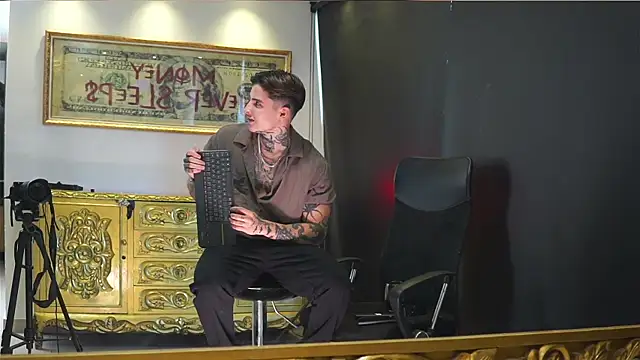 dantecoppolaa  online show from 07/24/26, 05:42