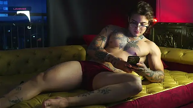 dantecoppolaa  online show from 10/09/25, 11:05