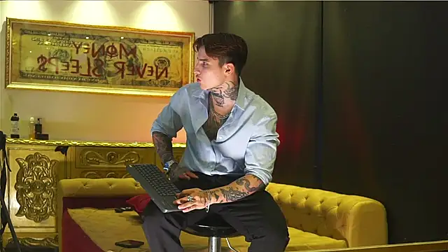 dantecoppolaa  online show from 06/30/26, 12:21