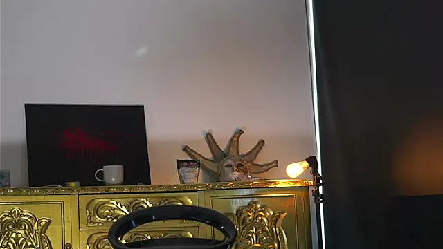 dantecoppolaa  online show from 09/28/25, 08:27