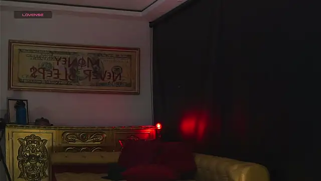 dantecoppolaa  online show from 10/31/25, 11:11