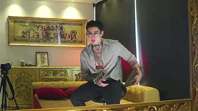 dantecoppolaa  online show from 02/07/26, 09:34