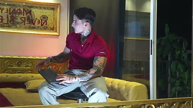 dantecoppolaa  online show from 05/20/26, 12:07