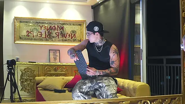 dantecoppolaa  online show from 03/05/26, 11:54