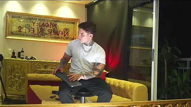 dantecoppolaa  online show from 06/02/26, 02:33