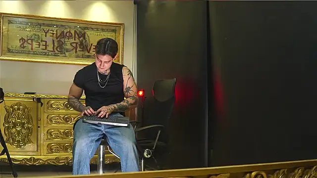 dantecoppolaa  online show from 08/01/26, 06:11