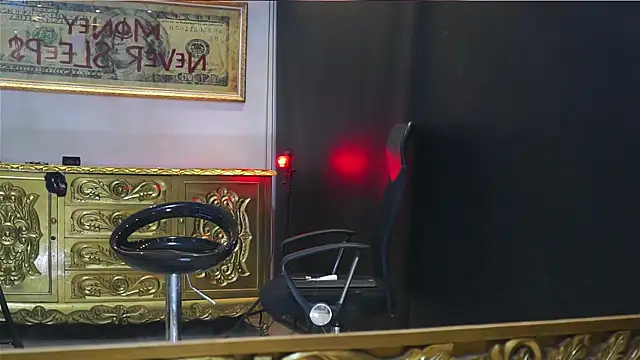 dantecoppolaa  online show from 08/04/26, 12:59