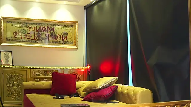 dantecoppolaa  online show from 12/03/25, 10:31