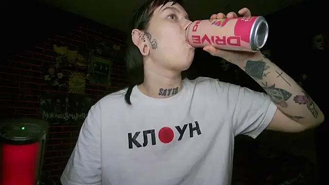 MoorderxDoll online show from 03/25/26, 08:52