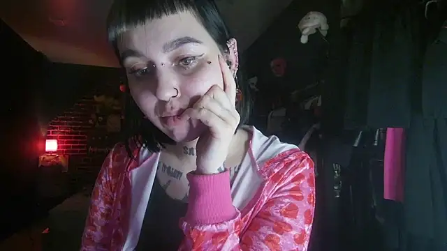 MoorderxDoll online show from 12/30/24, 10:34