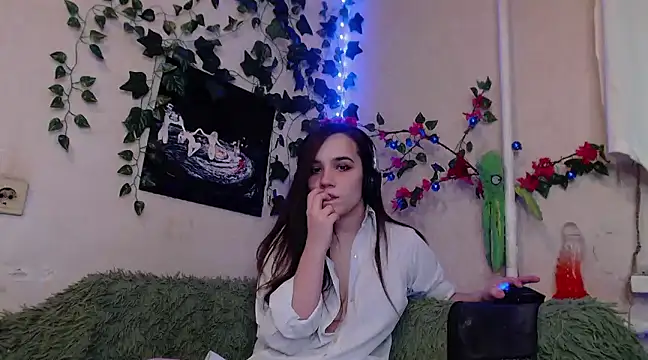 Tiny Witch online show from 01/21/25, 11:02