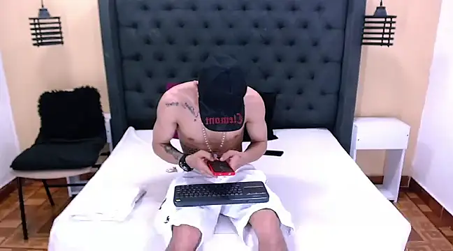 mailo bronw online show from 03/11/25, 08:31