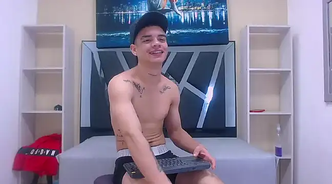 mailo bronw online show from 02/16/25, 07:38