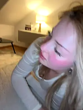 Snapshot of shymasha chatting on 10/23/25, 08:18 shymasha online show from 10/23/25, 08:18