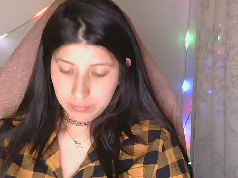 Snapshot of has_Zky chatting on 12/14/25, 01:01 has Zky online show from 12/14/25, 01:01