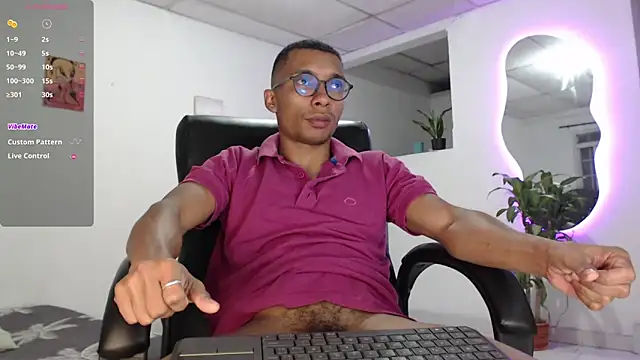 Aaronblack1  online show from 02/04/26, 01:33