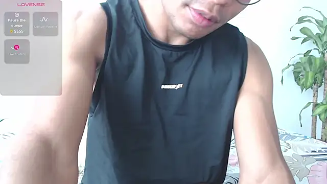 Snapshot of Aaronblack1_ chatting on 12/15/25, 03:18 Aaronblack1 online show from 12/15/25, 03:18