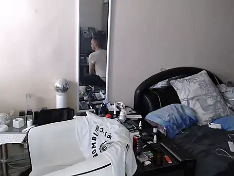 Terizizz online show from 04/09/26, 02:01