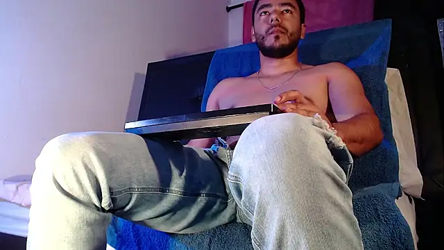 Tommhot online show from 11/12/25, 07:51