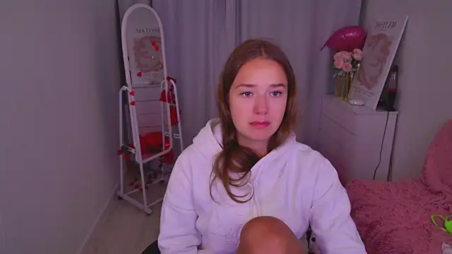 Snapshot of LovelyJessie chatting on 02/18/26, 01:40 LovelyJessie online show from 02/18/26, 01:40