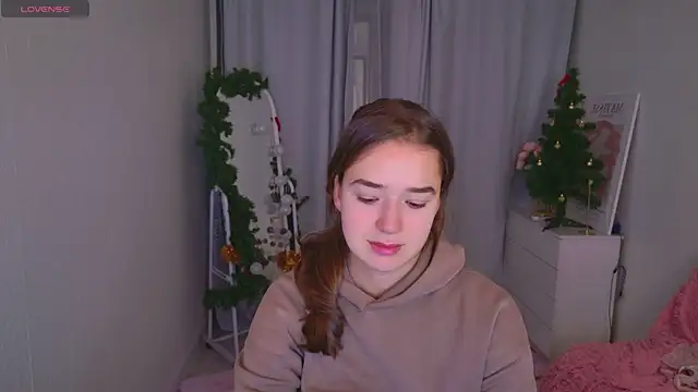 LovelyJessie online show from 12/14/25, 01:39