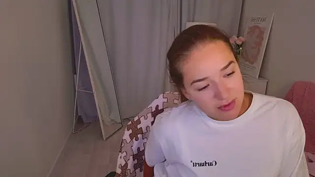 Snapshot of LovelyJessie chatting on 04/09/26, 02:56 LovelyJessie online show from 04/09/26, 02:56