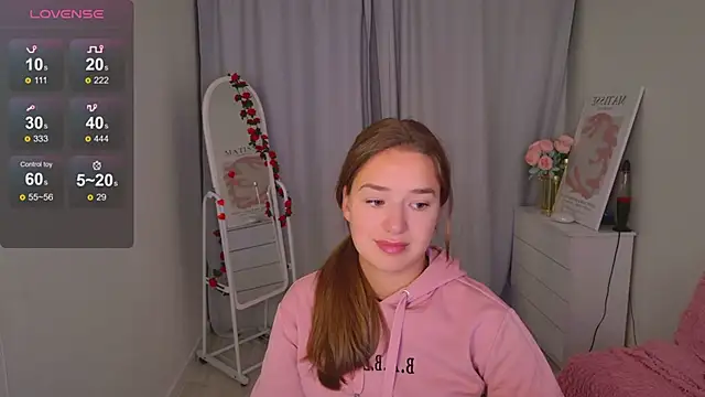 Snapshot of LovelyJessie chatting on 02/25/26, 01:55 LovelyJessie online show from 02/25/26, 01:55