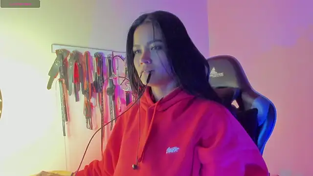 scarlet-kennedy98 online show from 03/18/26, 10:21