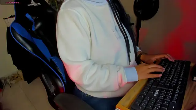 scarlet-kennedy98 online show from 02/17/26, 05:43