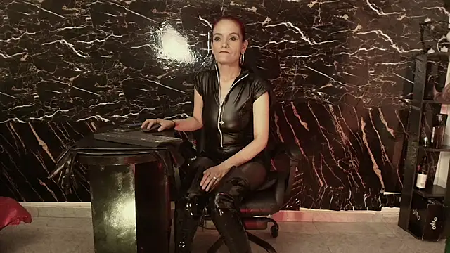 Julieta Wall  online show from 09/14/25, 10:32