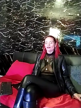 Julieta Wall  online show from 09/19/25, 11:25