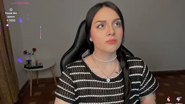 Snapshot of anaveleeez chatting on 02/06/25, 07:13 anaveleeez online show from 02/06/25, 07:13