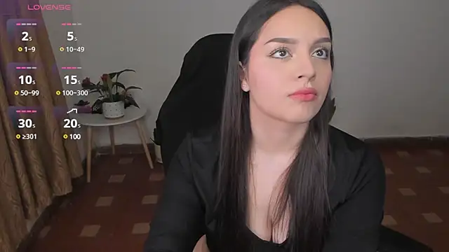 Snapshot of anaveleeez chatting on 03/23/25, 12:36 anaveleeez online show from 03/23/25, 12:36