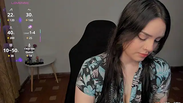 Snapshot of anaveleeez chatting on 02/06/25, 03:37 anaveleeez online show from 02/06/25, 03:37