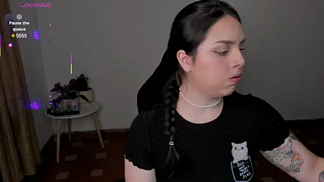 Snapshot of anaveleeez chatting on 02/22/25, 05:55 anaveleeez online show from 02/22/25, 05:55