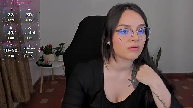 Snapshot of anaveleeez chatting on 12/24/24, 07:06 anaveleeez online show from 12/24/24, 07:06