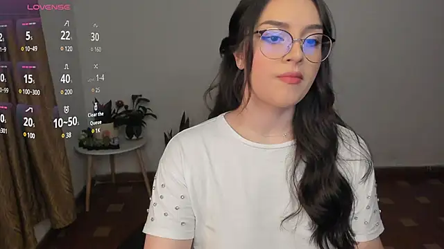 Snapshot of anaveleeez chatting on 03/13/25, 01:54 anaveleeez online show from 03/13/25, 01:54