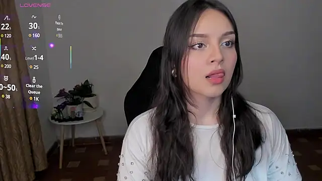 Snapshot of anaveleeez chatting on 02/23/25, 02:51 anaveleeez online show from 02/23/25, 02:51