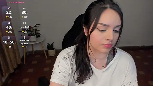 Snapshot of anaveleeez chatting on 03/20/25, 12:51 anaveleeez online show from 03/20/25, 12:51