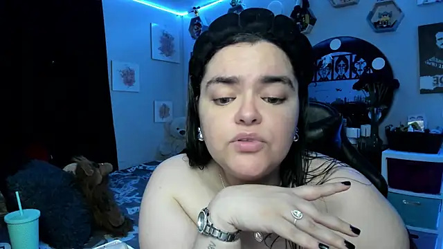 Luise Meyrink online show from 10/15/25, 02:54