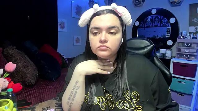 Luise Meyrink online show from 04/14/26, 04:50