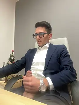 Snapshot of masterboss_ chatting on 01/07/25, 01:03 masterboss online show from 01/07/25, 01:03