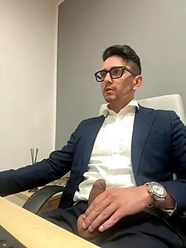 masterboss  online show from 11/28/25, 01:22