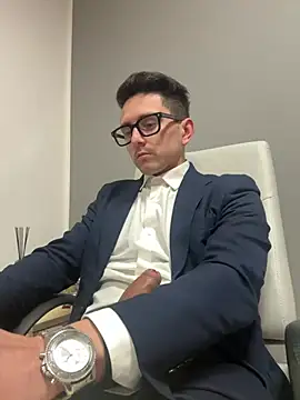 Snapshot of masterboss_ chatting on 01/10/26, 01:28 masterboss online show from 01/10/26, 01:28