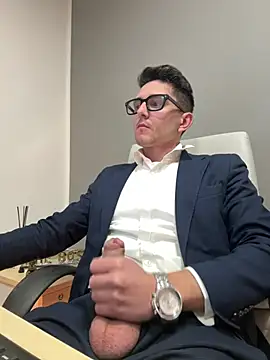 Snapshot of masterboss_ chatting on 02/02/26, 12:37 masterboss online show from 02/02/26, 12:37