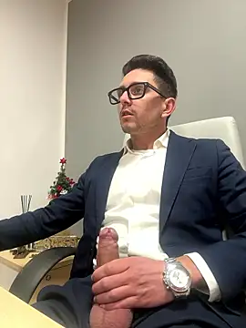 Snapshot of masterboss_ chatting on 01/08/26, 12:33 masterboss online show from 01/08/26, 12:33