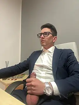 Snapshot of masterboss_ chatting on 01/14/26, 12:42 masterboss online show from 01/14/26, 12:42